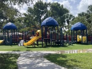 2020 Lake Osborne Drive, Unit 10, Lake Worth, FL 33461 Photo