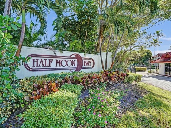 107 Half Moon Circle, Unit H1, Hypoluxo, FL 33462