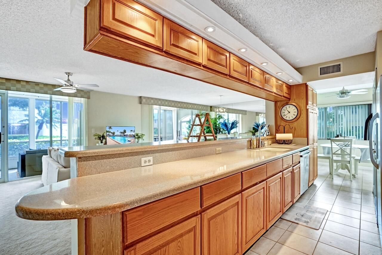 107 Half Moon Circle, Unit H1, Hypoluxo, FL 33462 Photo