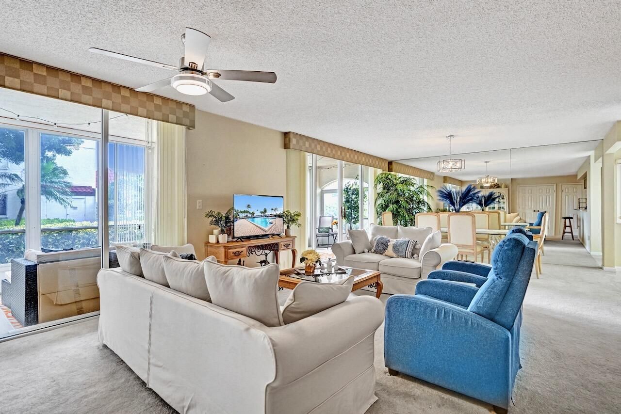 107 Half Moon Circle, Unit H1, Hypoluxo, FL 33462 Photo