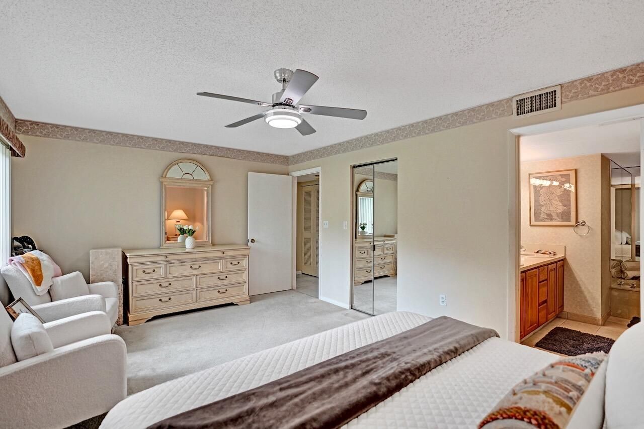 107 Half Moon Circle, Unit H1, Hypoluxo, FL 33462 Photo