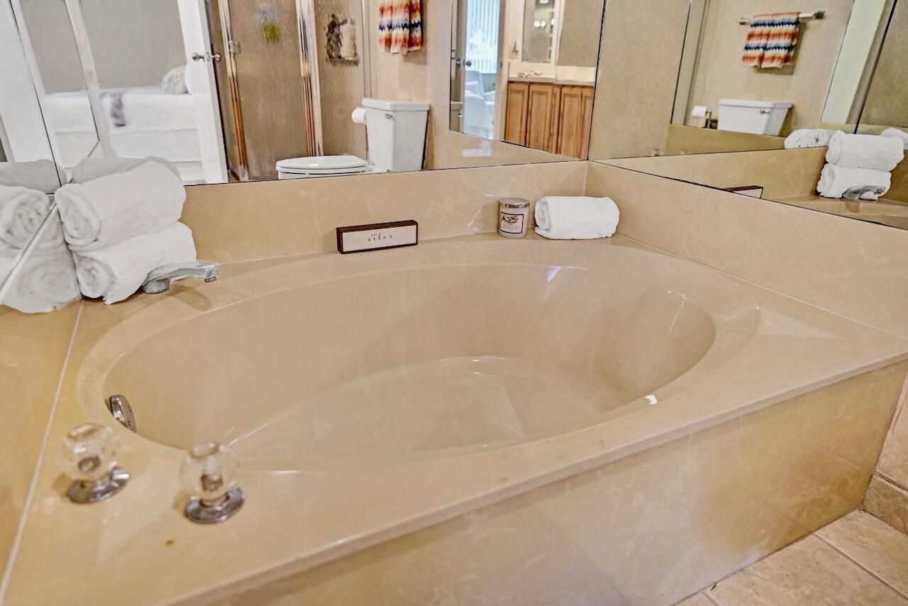 107 Half Moon Circle, Unit H1, Hypoluxo, FL 33462 Photo