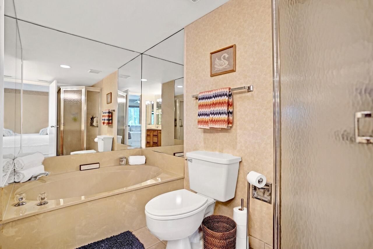 107 Half Moon Circle, Unit H1, Hypoluxo, FL 33462 Photo