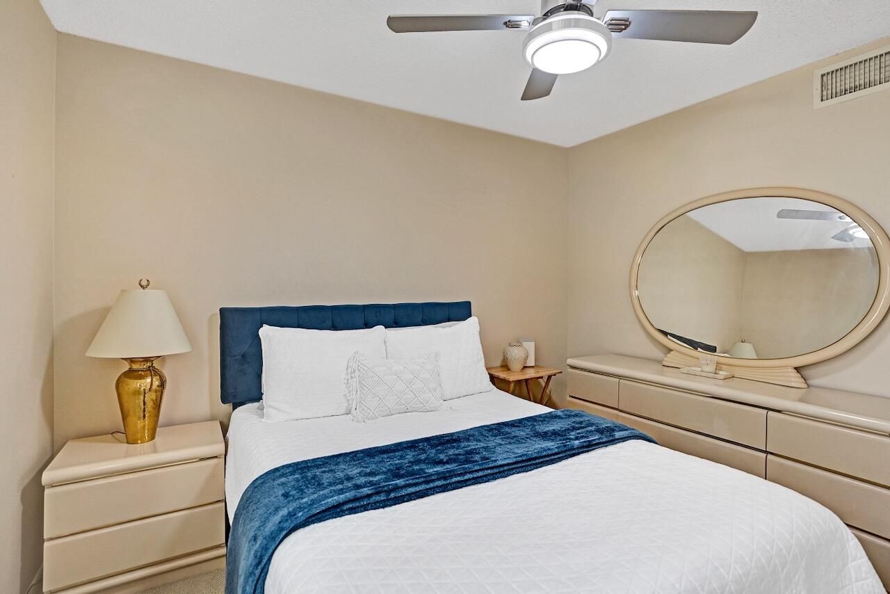 107 Half Moon Circle, Unit H1, Hypoluxo, FL 33462 Photo