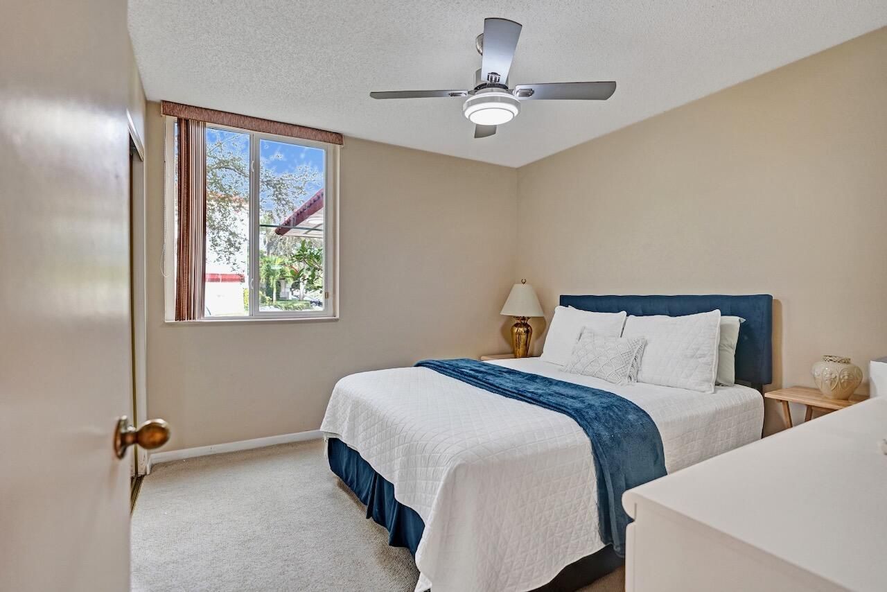 107 Half Moon Circle, Unit H1, Hypoluxo, FL 33462 Photo