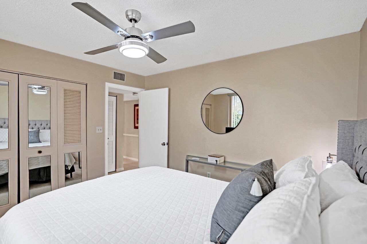 107 Half Moon Circle, Unit H1, Hypoluxo, FL 33462 Photo