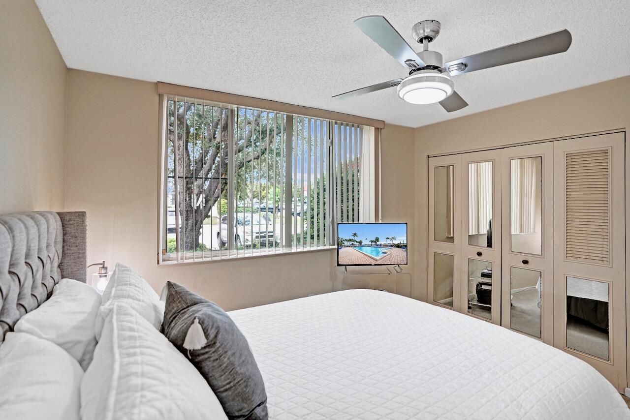 107 Half Moon Circle, Unit H1, Hypoluxo, FL 33462 Photo