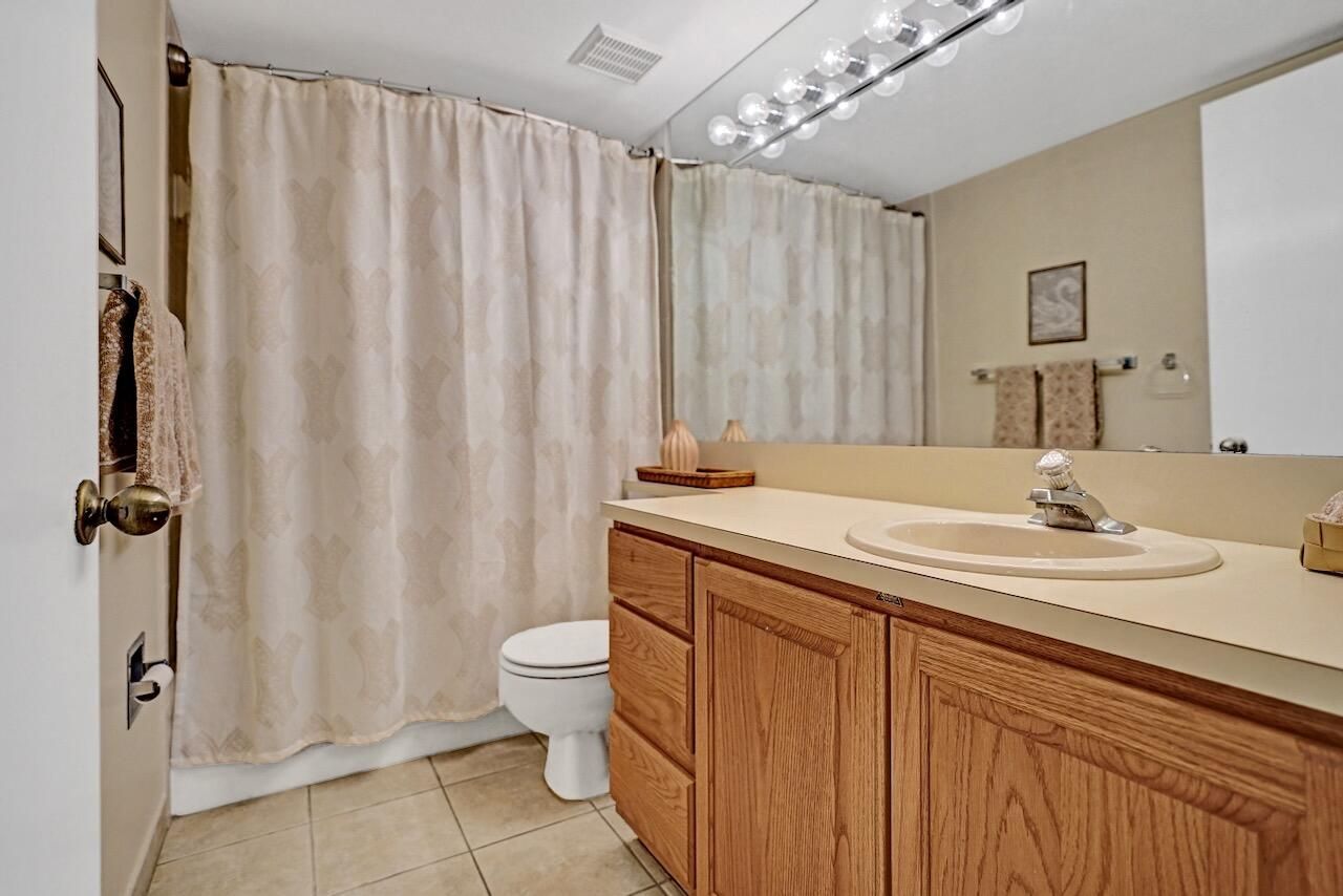 107 Half Moon Circle, Unit H1, Hypoluxo, FL 33462 Photo