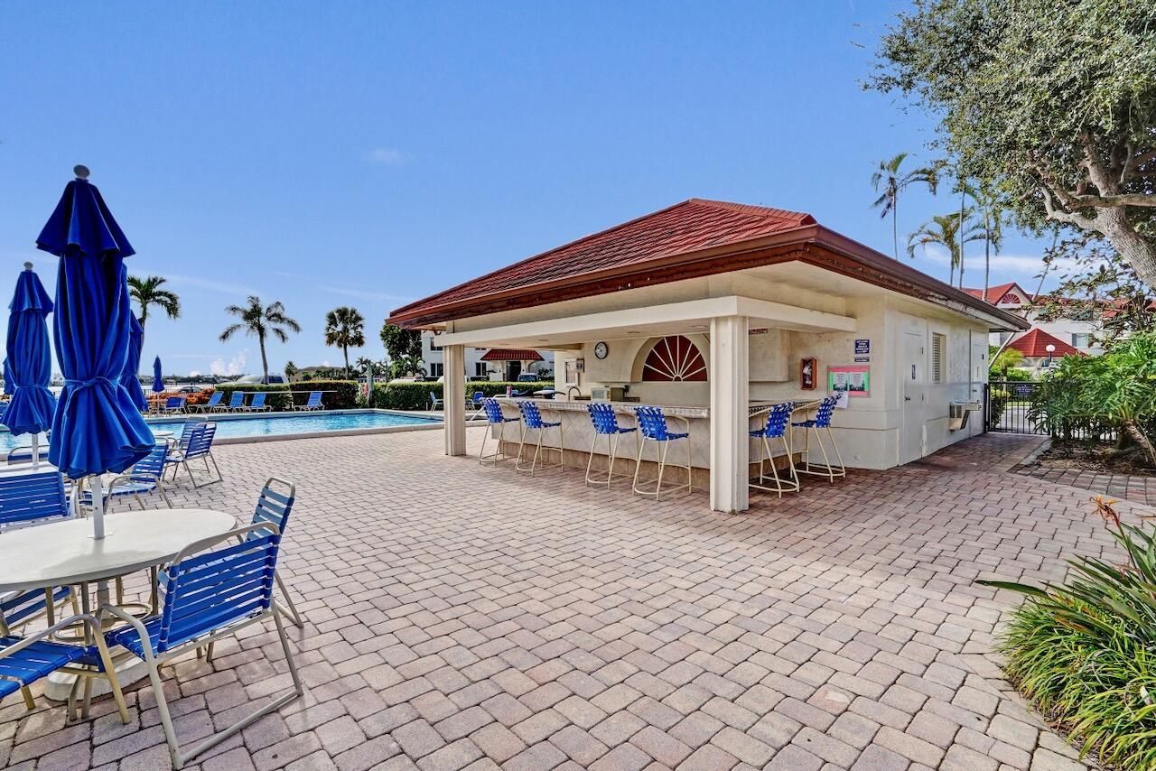 107 Half Moon Circle, Unit H1, Hypoluxo, FL 33462 Photo