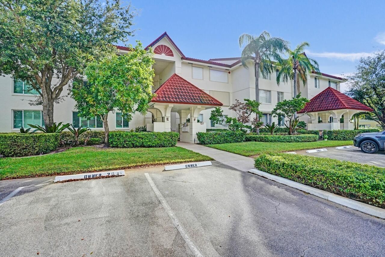 107 Half Moon Circle, Unit H1, Hypoluxo, FL 33462 Photo