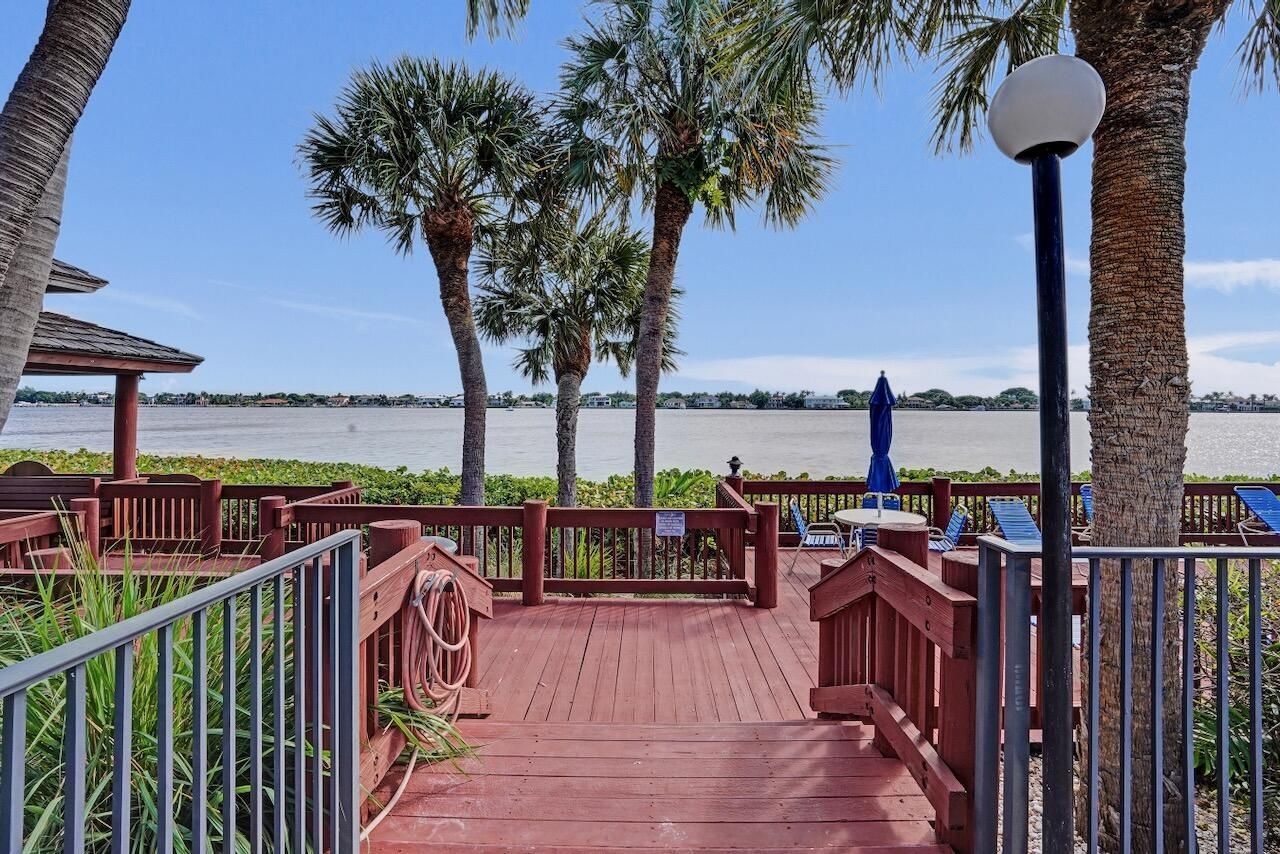 107 Half Moon Circle, Unit H1, Hypoluxo, FL 33462 Photo