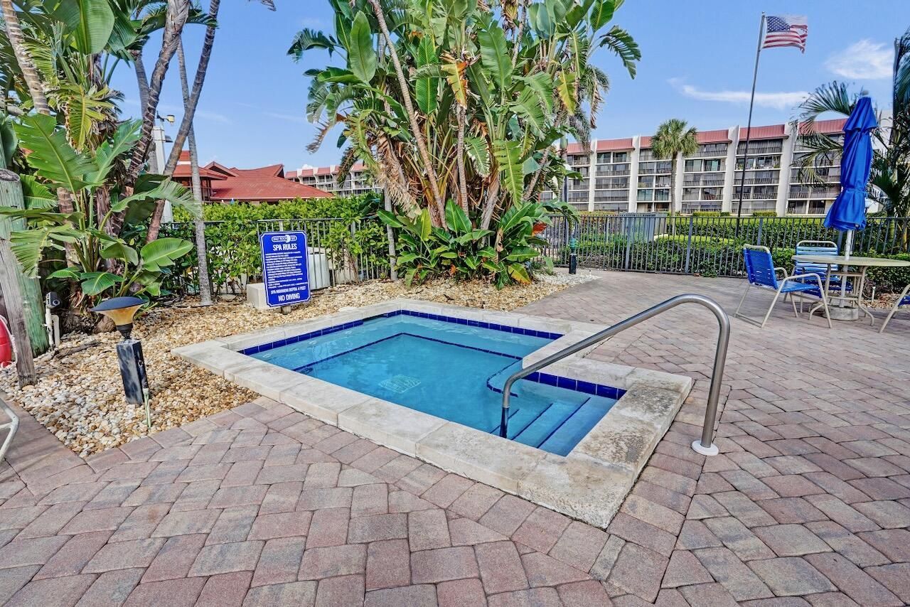 107 Half Moon Circle, Unit H1, Hypoluxo, FL 33462 Photo