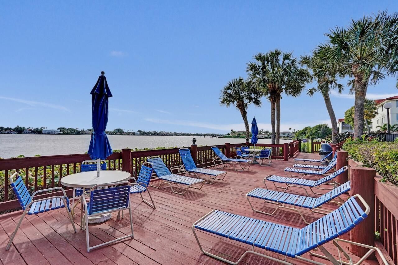 107 Half Moon Circle, Unit H1, Hypoluxo, FL 33462 Photo