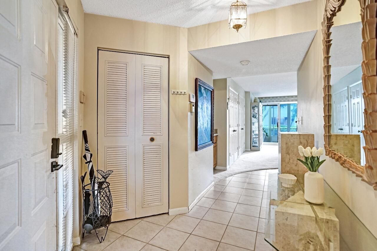 107 Half Moon Circle, Unit H1, Hypoluxo, FL 33462 Photo