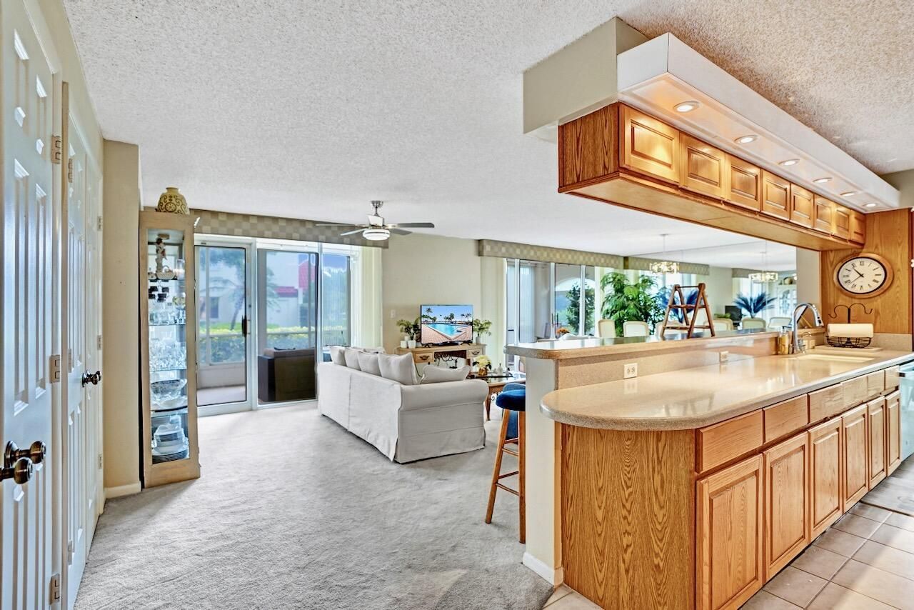 107 Half Moon Circle, Unit H1, Hypoluxo, FL 33462 Photo