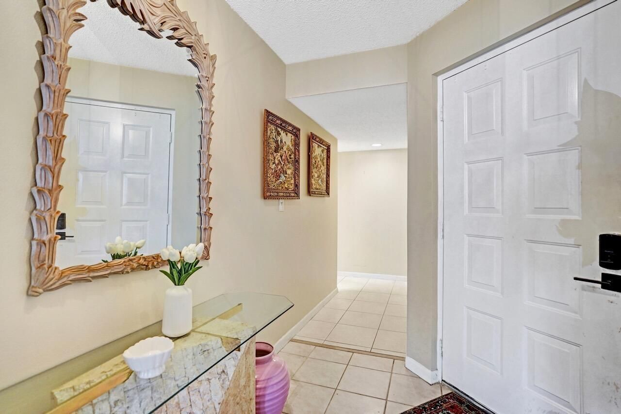 107 Half Moon Circle, Unit H1, Hypoluxo, FL 33462 Photo