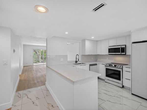14375 Strathmore Lane, Unit 303, Delray Beach, FL 33446