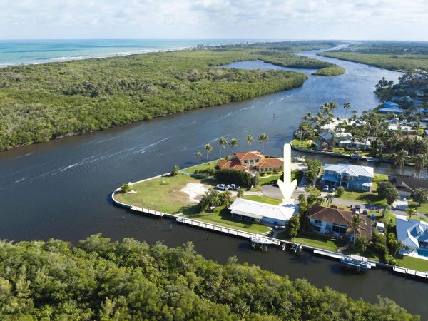 8585 SE Palm Street, Hobe Sound, FL 33455