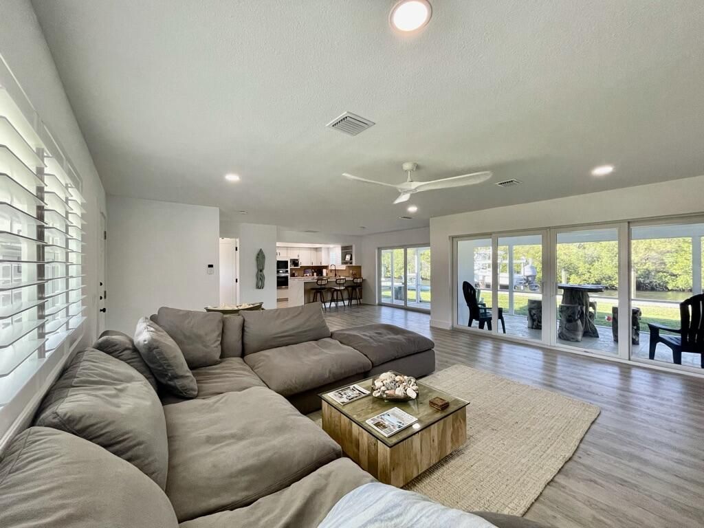 8585 SE Palm Street, Hobe Sound, FL 33455 Photo