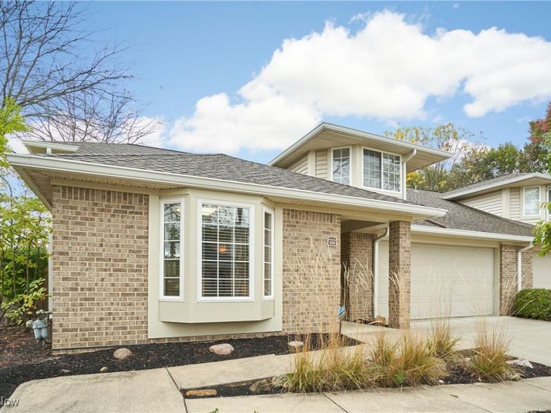 108 Furnace Run Drive, Akron, OH 44307 Photo 2