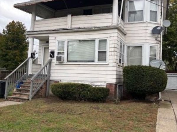 915 Evangeline Road, Cleveland, OH 44110