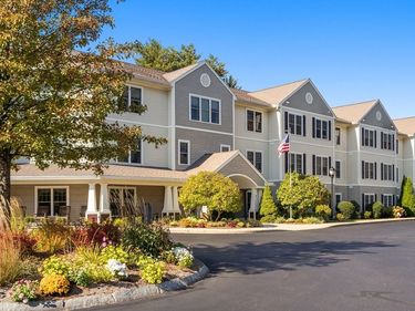7 Crescent Way, Unit 105, Sturbridge, MA 01518