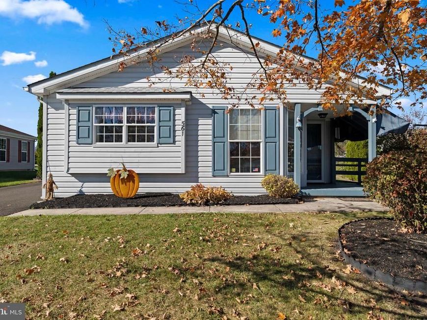 561 Spring Meadow Circle, New Hope, PA 18938 Main Photo