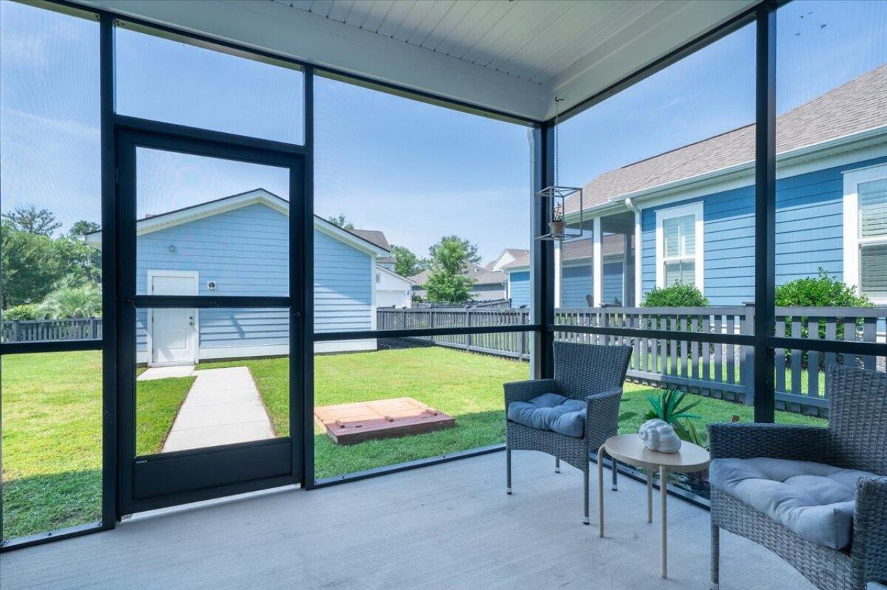 2017 Geranium Lane Photo 16