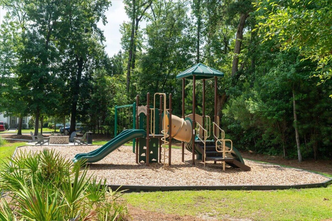 2017 Geranium Lane Photo 33