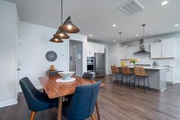 2017 Geranium Lane photo 4