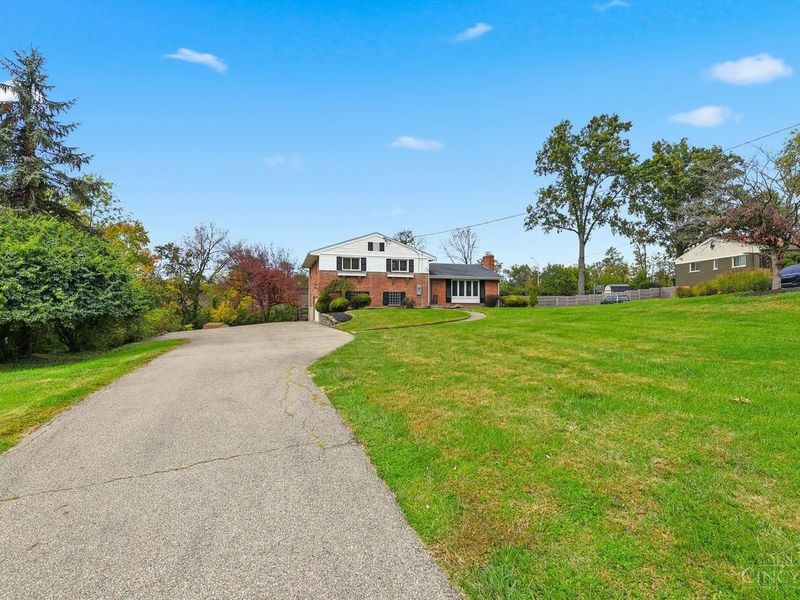 10489 Cinderella Drive, Montgomery, OH 45242 Photo 3