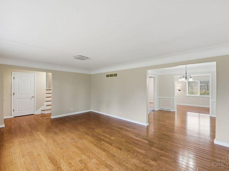 10489 Cinderella Drive, Montgomery, OH 45242 Photo 6