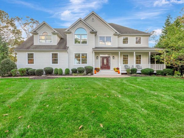 4 Martin Avenue, Shoreham, NY 11786