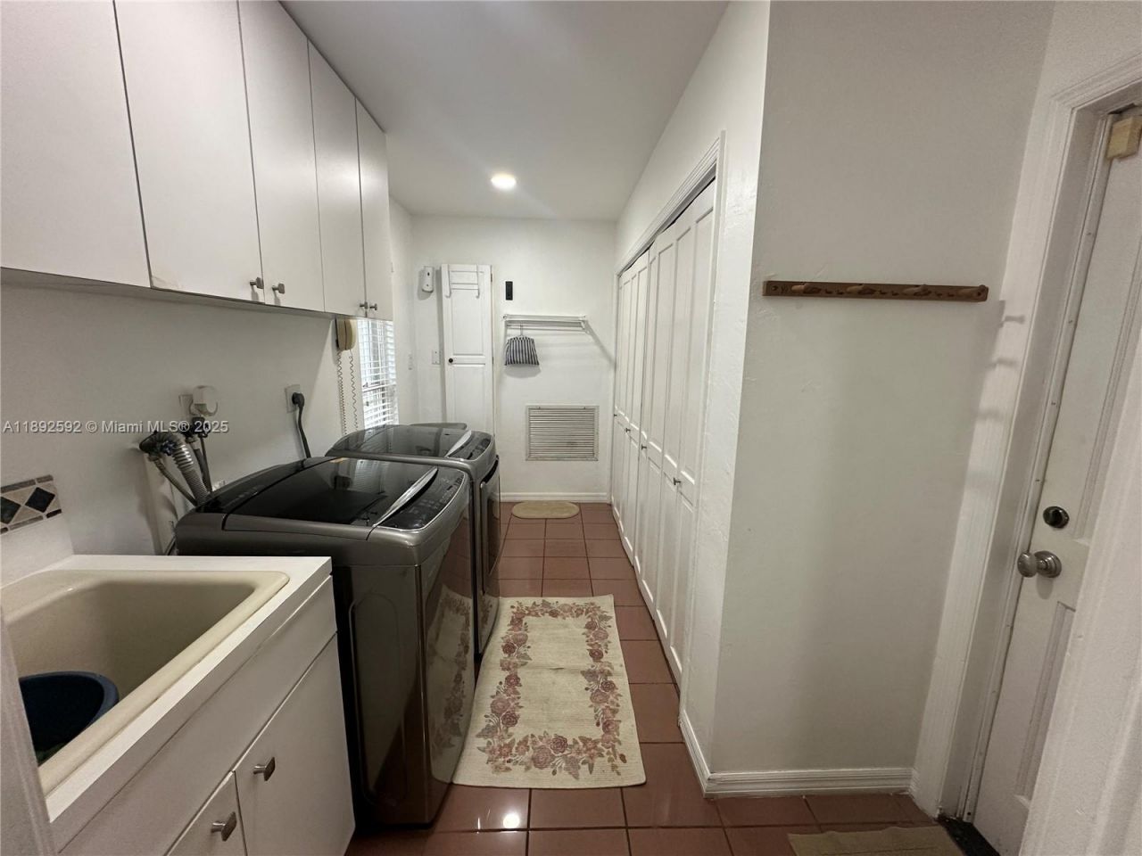 8050 SW 170th St, Palmetto Bay, FL 33157 Photo