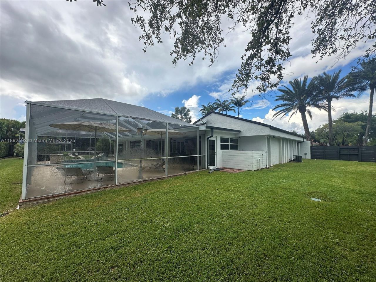 8050 SW 170th St, Palmetto Bay, FL 33157 Photo