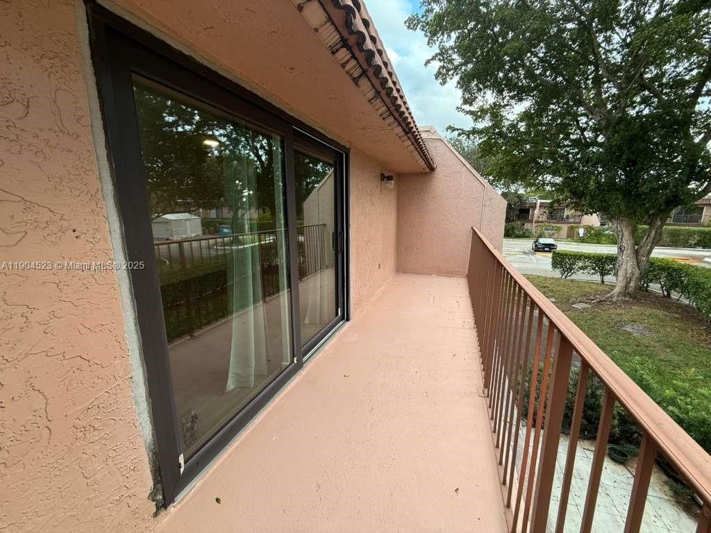 23 N Valencia Dr, Unit 2-32, Davie, FL 33324 Photo