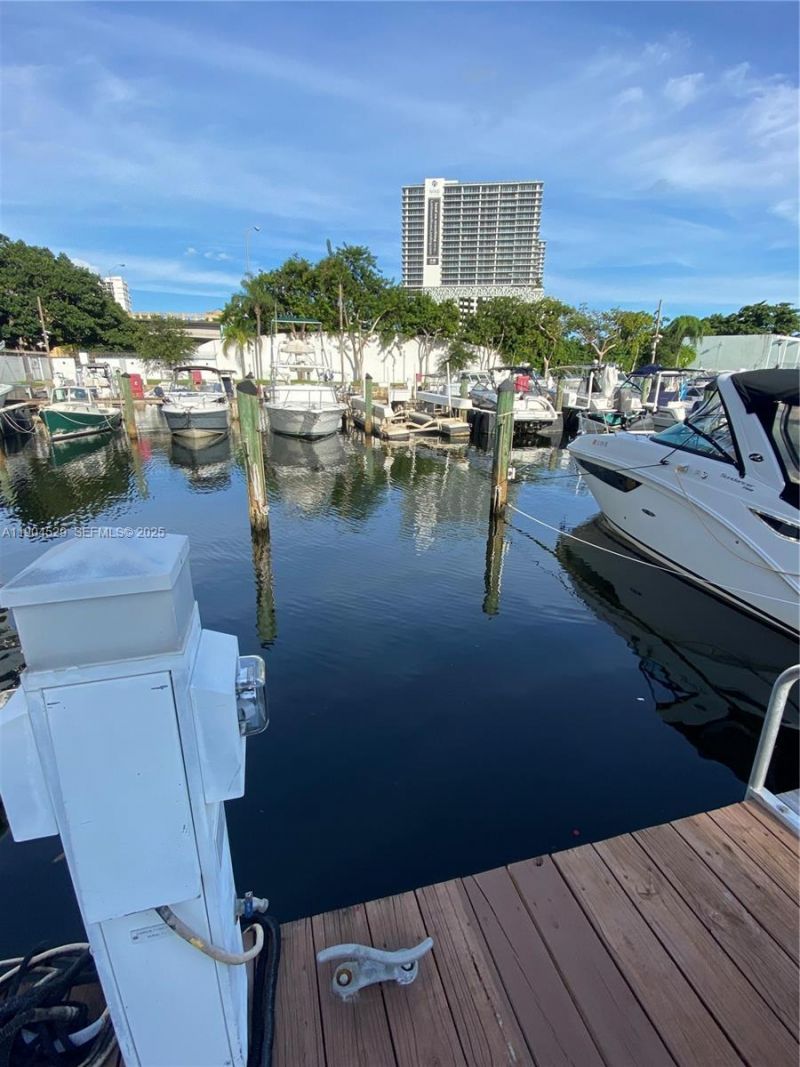 1700 NW North River Dr. #51, Miami, FL 33125 Photo