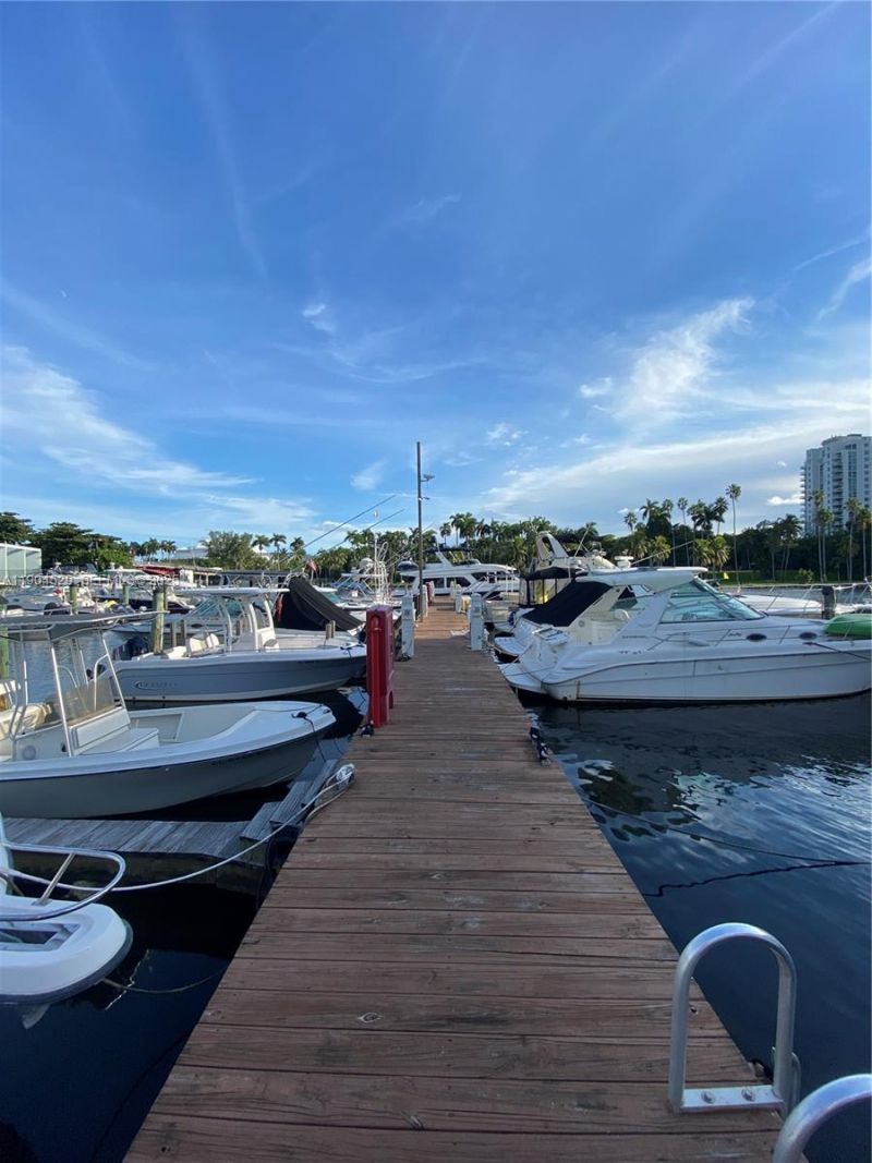 1700 NW North River Dr. #51, Miami, FL 33125 Photo