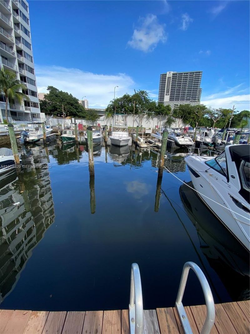 1700 NW North River Dr. #51, Miami, FL 33125 Photo