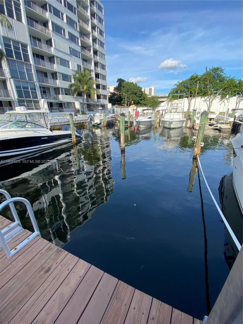 1700 NW North River Dr. #51, Miami, FL 33125 Photo