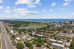 820 Madiera Dr. photo 4