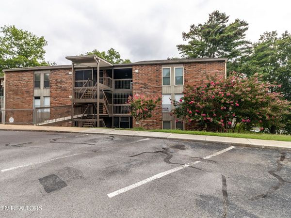 454 Berlin Drive, Knoxville, TN 37923