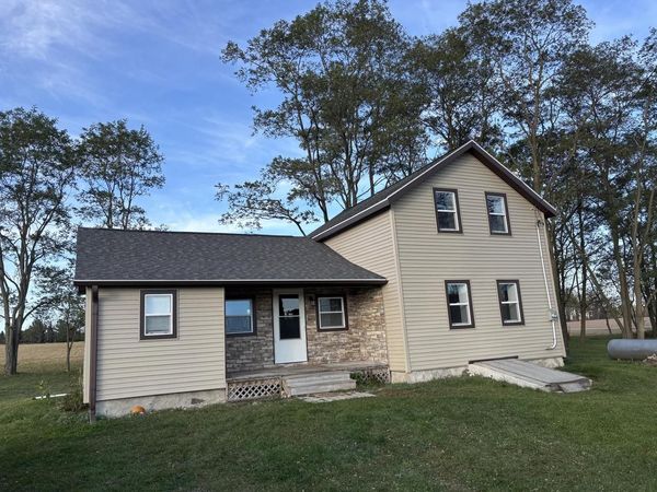 W8518 County Road F, Cascade, WI 53011