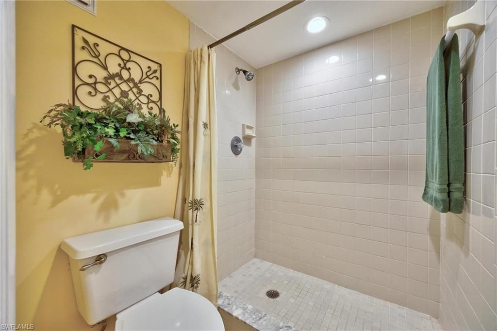 9627 Eaton Gardens Ln, Unit 204, Fort Myers, FL 33919 Photo