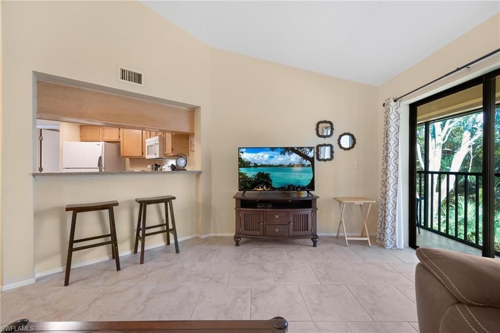 9627 Eaton Gardens Ln, Unit 204, Fort Myers, FL 33919 Photo