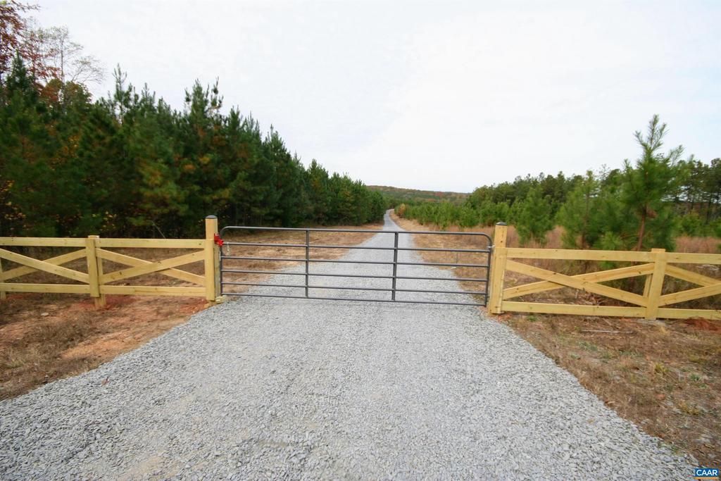 Tba Ridge Rd, Lot #1, Arvonia, VA 23004 Main Photo