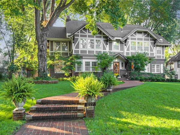 1227 Huntington Road, Kansas City, MO 64113
