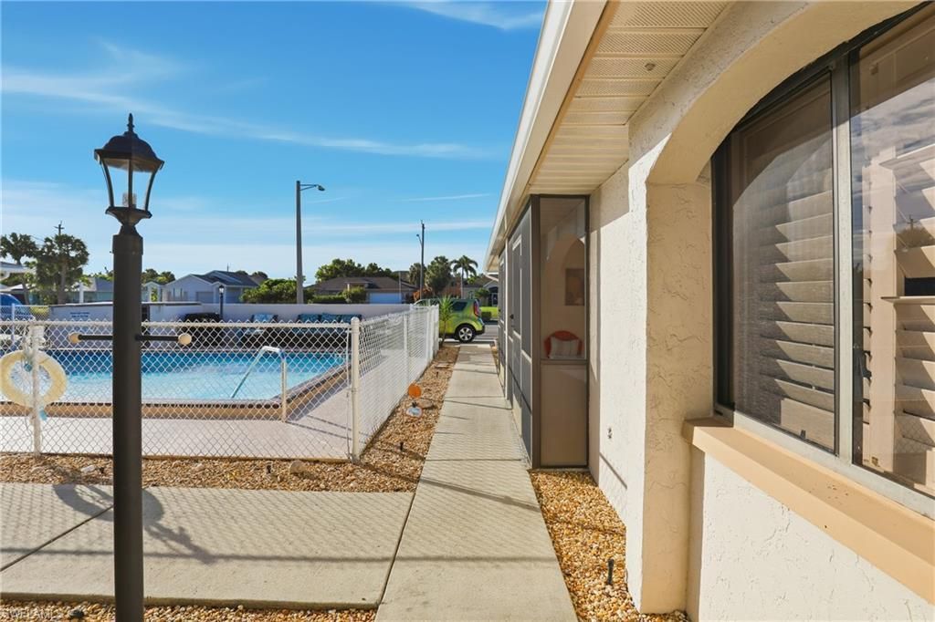 1113 Cape Coral Pkwy W, Unit 102, Cape Coral, FL 33914 Photo