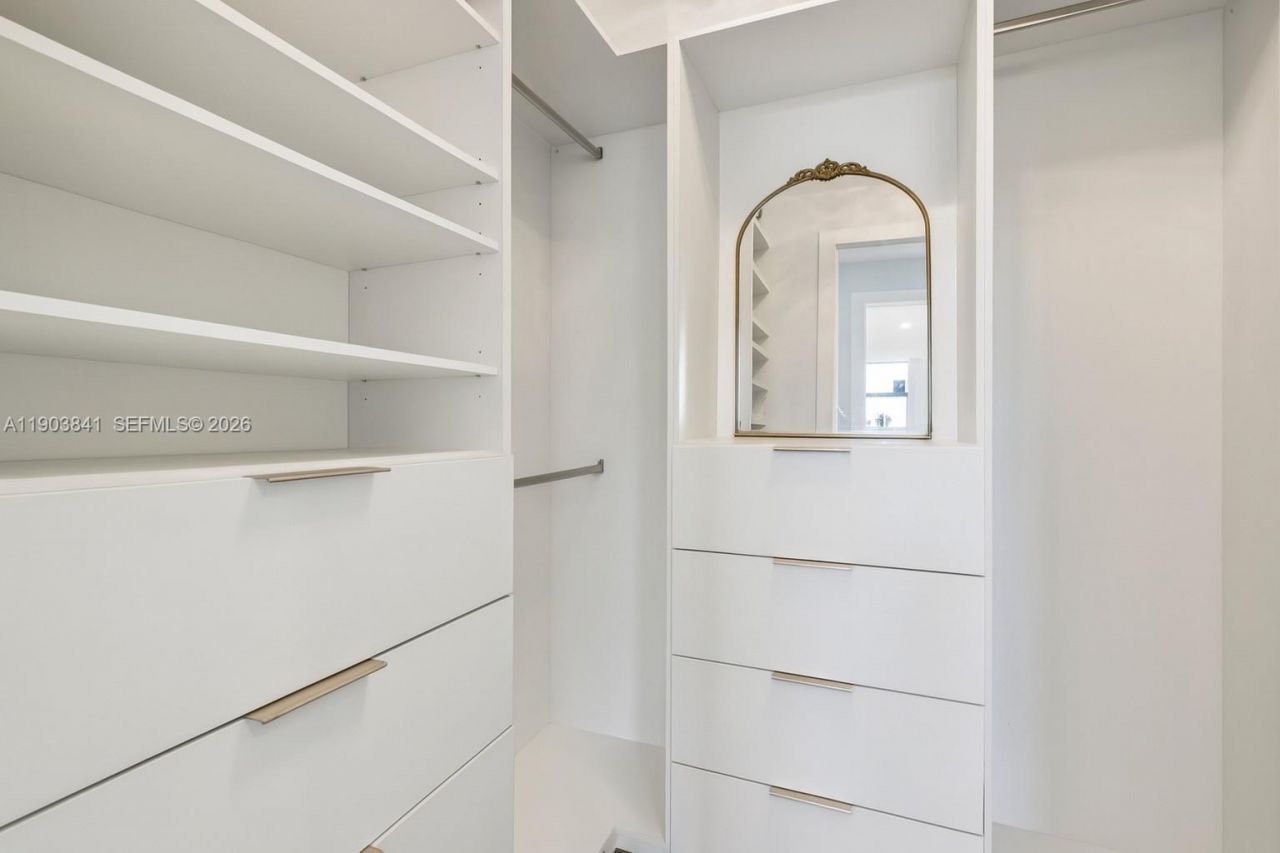 909 NE 16th Ter, Unit 4, Fort Lauderdale, FL 33304 Photo