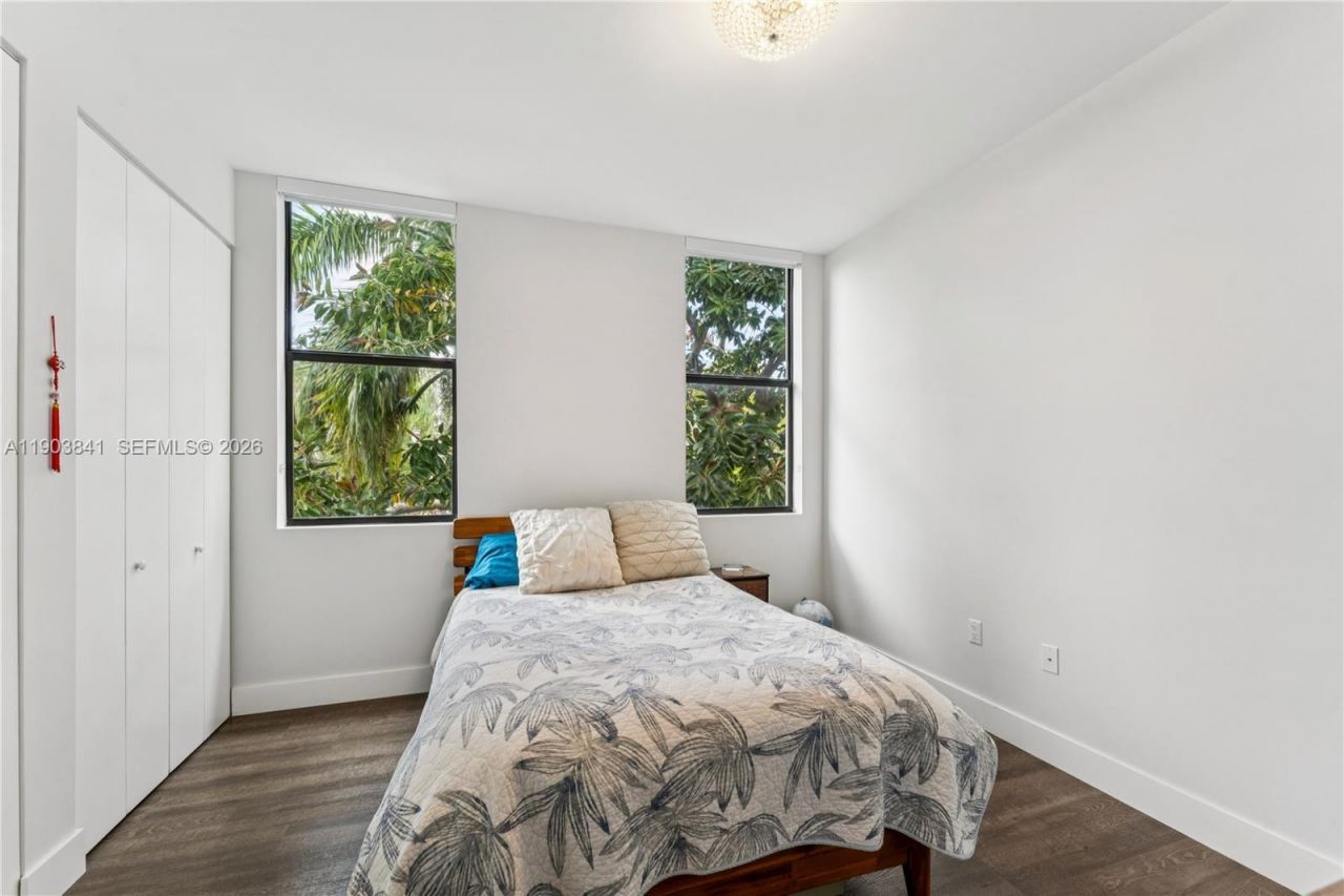 909 NE 16th Ter, Unit 4, Fort Lauderdale, FL 33304 Photo
